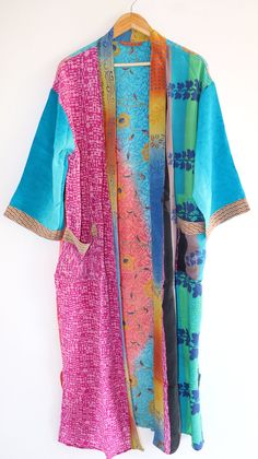 "Crepe Silk kimono robes are perfect for lounging around the home or spa. Use our silk robe as a cover up on the beach or after a dip in the pool. Add a luxe, boho feel to your bridal shower. Versatile, soft and luxurious, our 100% Crepe silk kimono robes are printed with azo-free dyes. The Crepe Silk robe features 3/4th sleeves, a waist tie and two front pocket. Length - 50 inches (125Centimeter), Measurements Approx : *Length: 50 \" Inches *Bust Around Size: 48\" Inches *Shoulder: 8\" Inches * Luxury Long Sleeve Patchwork Kimono, Robes Women, Bridesmaid Kimono, Bridal Kimono, Luxe Boho, Bath Robes, Kimono Vintage, Kimono Robes, Silk Kimono Robe