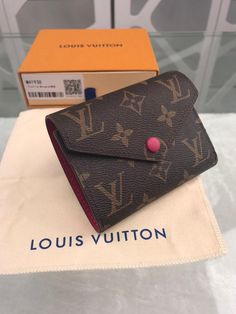 LUB Fashion Lu-Vi bags - 17488 A+ Excellent Quality copies; Contact us if you've any questions in your mind. Emilie Wallet, Louis Vuitton Shirt, Chanel Shirt, Fan Fashion, Gucci Gg Marmont, Louis Vuitton Wallet, Reversible Belt, Pretty Bags, Wallet Fashion