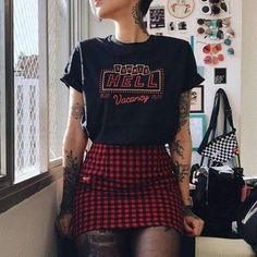 Summer Hell Vacancy Shirt - Aesthetic Clothing 80s Vintage Fashion, Tumblr Style, Converse Outfits, Fashion Tumblr, Black Tees, 90's Fashion