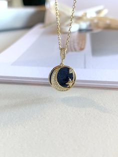 #necklace #goldcoinnecklace #momgift #birthdaygift #daughtergift #moonandstar #moonnecklace #jewelry #starnecklace #goldcharmnecklace #sistergift #friendgift #celestialjewelry Moon And Star Necklace, Best Birthday Gift, Star Necklace Gold, Gold Coin Necklace, Detailed Jewelry, Gold Charm Necklace, Celestial Jewelry, Diamond Bar, Gift For Daughter