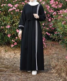 Modest Long Dresses, Abaya Designs Latest, Islamic Fashion Dresses, Moslem Fashion, Mode Turban, Fashion Sketches Dresses, Mode Abaya, Muslim Fashion Dress, Abaya Designs