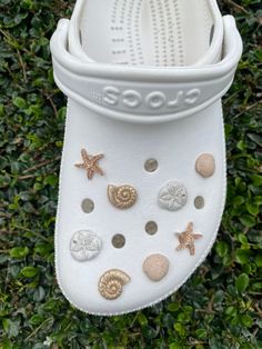 Seashell croc charm. Charms sold individually. Pretty Sneakers, Crocs Fashion, Crocs Jibbitz, Preppy Shoes, Pretty Shoes Sneakers, Shoe Wishlist, Cute Nike Shoes, Cute Nikes, Birthday List