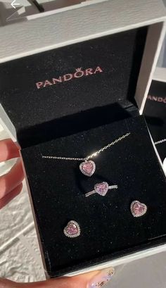 Cute Pandora Necklaces, Pink Pandora Ring, Pandora Jewelry Aesthetic, Pink Things To Buy, Pink Accessories Aesthetic, Pandora Rings Aesthetic, Pandora Charms Aesthetic, Christmas Wishlist 2023, Pink Piercings