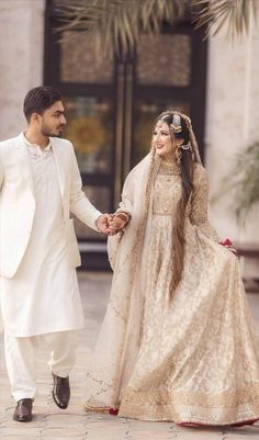 Engagement Couple Dress, Wedding Dress Pakistani, Simple Elegant Wedding Dress, Wedding Dresses Pakistani, Dress Pakistani, Nikah Dress, Couple Wedding Dress