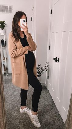 To shop   • http://liketk.it/3oHGP  Instagram   • https://www.instagram.com/p/CUdBiwdga2r/?utm_medium=copy_link Pregnancy Winter Outfits, Maternity Business Casual, Pregnancy Outfits Casual, Summer Pregnancy Outfits, Pregnancy Fashion Winter, Pregnancy Fashion Fall, Maternity Work Wear, Fall Maternity Outfits