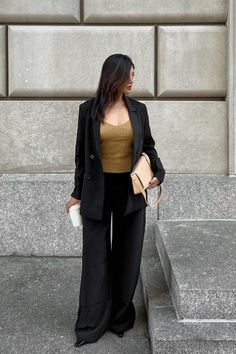 Looking for a way to add some edge to your wardrobe? Check out our black blazer outfit ideas. A black blazer is the perfect piece to take your look from day to night. Whether you're dressing up for a meeting or headed out for drinks with friends, we've got you covered. Looking for some outfit ideas inspiration? Follow me on IG to see more everyday outfit ideas and get some inspiration. Black Blazer Outfit, Black Blazer, Blazer Outfits, Black Blazers, Latest Fashion Trends