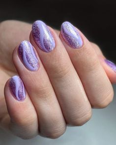 Purple Glitter Nail Designs, Lilac Glitter Nails, Lavender Glitter Nails, Glitter Swirl Nails, Fun Purple Nails, Shimmer Nail Art, Purple Nail Art Designs, Music Nails, Ideas Uñas