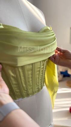 Making a corset apple green prom dress #sewing #fashion #dress