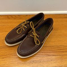 Sperry Top-Sider Original Boat Shoe Brand New Never Worn Men’s Size 9.5 Classic Brown Plain Toe Boat Shoes, Brown Boat Shoes With Leather Footbed, Brown Lace-up Boat Shoes With Leather Footbed, Classic Brown Lace-up Boat Shoes, Classic Brown Boat Shoes With Cushioned Footbed, Casual Brown Moc Toe Boat Shoes, Shoe Men, Boat Shoe, Sperry Top Sider