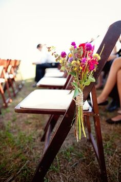 7 Ways To Use Wildflowers In Weddings - Botanical PaperWorks Outdoor Ceremony Seating, Virginia Vineyard Wedding, Rustic Vineyard Wedding, Aisle Markers, Tropical Wedding Flowers, Aisle Flowers, Wedding Aisle Decorations, Diy Wedding Flowers, Aisle Decor