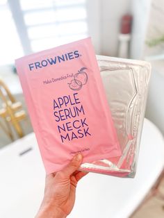 For the best results, make the neck mask a staple in your routine, using it at least once a week. Starting out? Feel free to use it daily to kickstart your skin transformation. 🌟 As you continue, you'll see visible improvements—the magic of the mask in action! 🌿 Consistent use is key; by maintaining regular care for your neck, face, and chest, you’ll enjoy a smooth, hydrated glow that lasts. #SkincareRoutine #LastingBeauty Face Mask Medical, Nutmeg Face Mask, Face Masks Medical, Reusable Face Mask Skincare, Neck Mask, Skin Transformation, Light Pink Face Mask, Apple Stem, Neck Wrinkles