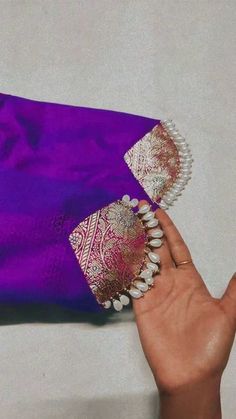 Fancy Blouse Work Designs, Simple Blouse Stitching Ideas, Hand Design For Dress, Blouse Less Design, Simple Blouse Sleeve Designs, Hand Patterns For Blouse, Simple Saree Blouse Designs Pattern, Elbow Hands Designs For Blouses, Neckline Designs For Blouse