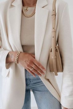 Blazer And Jeans, Meryl Streep, Mode Inspo, Looks Chic, 가을 패션, White Blazer, Professional Outfits, Business Casual Outfits, Look Casual