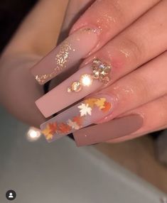 Pin by Bereniké Virág Híres on b+ in 2022 | Rhinestone nails, Long acrylic nails, Acrylic nails Fall Set Nails, Rhinestone Nails Long, Nails Long Acrylic, Holloween Nails, Long Nail Art, Matte Nails Design, Vibrant Nails