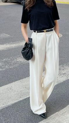 White Pants White Shirt, White Pants Business Outfit, Cream Tailored Pants Outfit, White Top Black Trousers Outfit, Work Outfits Women Pants, Work Outfit White Pants, White Pants Black Shoes, White And Black Striped Pants Outfit, Cream Pants Work Outfit