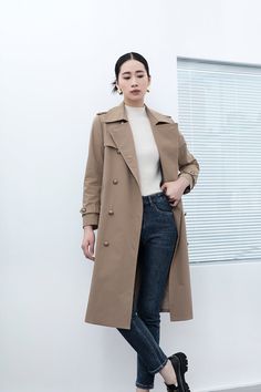 Camel Long Trench Coats With Belt - SHIMENG Earthy Color Palette, Long Trench, Long Trench Coat, Effortless Elegance, Earthy Colors, Dark Brown Leather, Blue Wool, Fall Collections, Trench Coats