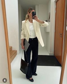 Black jeans with cream blazer. #fashrev #casualoutfits #sustainableclothing #slowfashionblogger #springfashion #outfitrepeater #rewearyourwardrobe #cleangirlaesthetic#slowfashion #slowfashionstyle #sustainablefashion #sustainablefashionblogger #shopsmallbusinesses #thriftedstyle #thriftblogger #secondhandstyle #secondhandfirst Anouk Yve Style, Cream Blazer Outfits For Women, Neutral Blazer Outfit, Linen Jacket Outfit, Linen Blazer Outfit Women, Linen Blazer Outfit, Beige Blazer Outfit, Creative Work Outfit