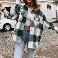 Overshirt Women, Streetwear Coat, Checkered Blouse, Pastel Outfit, Plaid Shirts, Coat Outfit, Flannel Women, Winter Trends