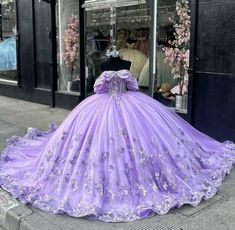 Lilac Quinceanera, Lilac Quinceanera Dresses, Quince Dresses Purple, Xv Dresses, Purple Quinceanera Dresses, Purple Quince, Quinceanera Centerpieces, Trajes Country, Mexican Quinceanera Dresses