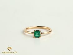 Check out our shop for more items https://www.etsy.com/shop/VimleshBadaya Natural Emerald ring, dainty ring, emerald stacking ring, princess cut emerald , stacking ring, dainty emerald ring, dainty promise ring. Same design can be made also with other custom gemstones per request. Product details: - Solid gold - approx 4mm emerald square - Band size is 1.1mm - Made to order - 8 to 10 business days. Ring size - US 3 to US 9 (for smaller or larger ring size, please contact) Please select your size Handmade Minimalist Emerald Ring, Square Emerald Ring, Emerald Promise Ring, Dainty Promise Ring, Ring Princess Cut, Smaragd Ring, Natural Emerald Rings, Ring Square, Minimalist Engagement Ring