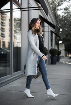 5 Pieces to Help You Build Your Spring Wardrobe Build Outfit, Cute Highschool Outfits, Layering Cardigan, Looks Jeans, Easy Outfits, White Booties