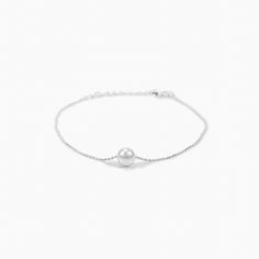 Are you a minimalist who loves dainty and simplistic designs? Then we have a bracelet that is just the right one for you. The Abby Single Pearl Bracelet is just what its name implies. The design features a big shiny pearl as the centerpiece. This single adornment is all the bracelet needs to deliver a powerful and highly elegant impact for you. - Rhodium and Gold plating over Sterling Silver- 1 Swarovski pearl, 6mm in diameter- Adjustable length of 5.5" to 6.5"- Available in Yellow Gold, White G Cocktail Bracelet, Cultured Pearl Bracelet, Single Pearl, Cultured Pearl Necklace, Bow Jewelry, A Bracelet, Swarovski Pearls, Silver Pearls, Cultured Pearls