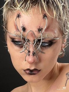 Heavy Goth Makeup, Grunge High Fashion, Surrealism Makeup, Avantgarde Makeup, Horror Makeup, Halloween Makeup Inspiration, Editorial Hair