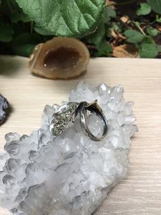 Raw Pyrite ring for women in Silver 925 druzy crystal ring leaf ring silver made in Armenia 【FULL DETAILS】 ▶Gemstone: natural raw pyrite ▶Stone Size: approx. 20 mm * 10 mm ▶RING SIZE: Choose your US size ▶RING WEIGHT: 11.4 gr ▶EARRINGS WEIGHT: 11 gr ⦿ Attention: The color of the stones may differ due to a difference between monitors ◦* ◦* ◦* ◦* ◦* ◦* ◦* ◦* ◦* ◦* ◦* ◦* ✔️ Please, view my store policies before buying this item here. https://www.etsy.com/shop/shahinianjewelry/policy For more inform Pyrite Ring, Mushroom Ring, Raw Gemstone Ring, Green Stone Rings, Raw Stone Ring, Druzy Crystal, Leaf Ring, Rings Simple, Crystal Rings