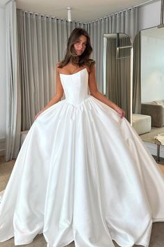 Wedding Dresses Off Shoulder, Satin Wedding Dresses, Prom Dresses Sparkly, Dresses Off Shoulder, Sparkly Prom Dresses, White Homecoming Dresses, Blue Homecoming Dresses, Dress Guide, Wedding Dresses Satin