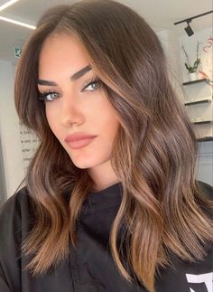 Growing Hair, Brown Hair Inspo, Brunette Hair With Highlights, Hair Color Light Brown, Brunette Balayage Hair, Brown Hair Balayage, Light Hair Color, Brown Blonde Hair, Hair Inspiration Color