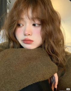 Brown Hair Korean, Korean Hair Color, Girl With Brown Hair, Hair Stylist Life, Asian Hair, Hair Inspo Color, Dream Hair, Light Brown Hair