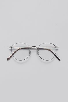 Eyeglasses Aesthetic, Aesthetic Glasses, Cute Glasses Frames, Glasses Frames Trendy, Classy Glasses, Fancy Glasses, Clear Glasses Frames