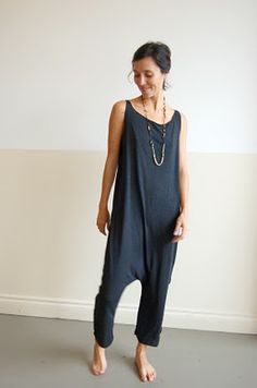 Navy Jumpsuit, Ethno Style, Nice Outfits, Future Fashion, Fashion Pictures, Portland Oregon, Minimal Fashion, Outfits Casuales, Minimalist Fashion