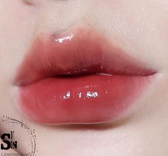 Rosemary Subliminal, Clear Glossy Lips Aesthetic, Clear Glossy Lips, Korean Lipstick, Heart Shaped Lips, Porcelain Skin, Wallpaper Iphone Lucu, 얼굴 드로잉