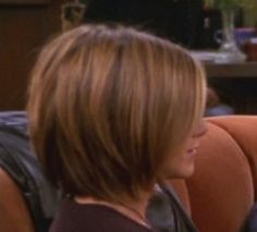 Jennifer Aniston Hair Short Layers, Rachel Green Bob Haircut, Jennifer Aniston Short Hair Bob, Jennifer Aniston Bob Haircut, Aniston Haircut, Jennifer Aniston Short Hair, Jennifer Aniston Bob, Rachel Green Hair, Dark Bob