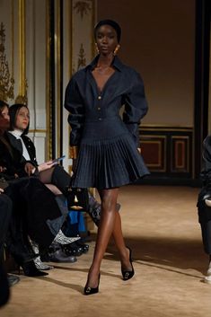 Couture Runway 2024, Runway 90s Dress, Modern Runway Fashion, Schiaparelli 2024, Schiaparelli Ready To Wear, Ready To Wear 2024, Schiaparelli Couture, 2024 Runway, Paris Fashion Week Runway