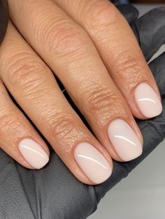 50 Classy Winter Nails to Inspire You Biab Nails, Natural Nails Manicure, Milky Nails, Nail Colors Winter, Bride Nails, White Nail, Neutral Nails, Bridal Nails, Manicure Y Pedicure