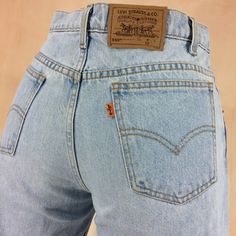 Size 28 Vintage Levi's 550 Distressed Light Wash Denim Shorts Jeans 90s - W28 L12 Mid Waisted Orange tab Made In Guatemala, waist 28" Brand: LEVIS 550 Relaxed Fit Student Size On Tag marked W30 but fits more like 28" waist, 11.5" rise, 25" thighs, 40.5" hips, 12" inseam, 20" leg opening! Fits a size 28, but check your measurements and compare the measurement with your garment. (see full measurement below) Recommended waist size: 28" (28x12) Material :  Cotton 100% Student Fit Made In Guatemala M 90s Cutoff Jeans With Pockets, Vintage Cutoff Jeans For Streetwear, Vintage Cut-off Jeans For Streetwear, Vintage Cutoff Jeans With Pockets, Vintage Light Wash Jeans With Belt Loops, Vintage Light Wash Bottoms For Streetwear, Womens Distressed Jeans, Light Wash Denim Shorts, Jean Vintage