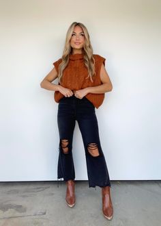 V2736BK black 90's vintage crop flare Vervet Lane 201, Looks Country, Crop Flare, Junior Fashion, Cropped Flares, Denim Flares, Fall Fashion Outfits, Mom Outfits