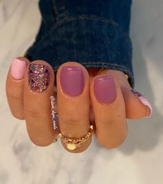 Last Days Of Summer Nails, Revel Dip Nail Ideas, Glitter Nail Designs Short, Multicolor Dip Powder Nails, February Nails Ideas Simple, Birthday Dip Nail Ideas, February Dip Nails, Dip Manicure Ideas, Nail Dip Ideas