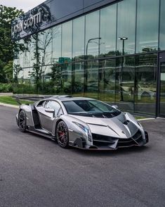 Lamborghini Veneno LP750-4 🤯    📸 @zachbrehl  @lamborghinimtl #lamborghini #cars #car #iconiccars Tmax Yamaha, Aventador Lamborghini, Cars Aesthetic, Car Hd, Lamborghini Veneno, Lamborghini Cars, Cars Vintage, Cars Luxury