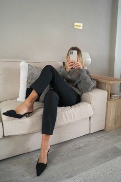 Working from home, Emma Hill style Emma Hill, Work Attire, Business Outfits, Office Fashion, Office Outfits, Work Fashion, Look Fashion, Minimalist Fashion