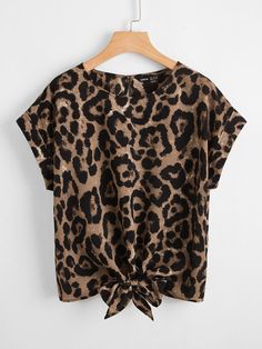 Printed Top Outfit, Dinner Dress Classy, Animal Print Shirts, Leopard Print Shirt, Trendy Dress Outfits, Leopard Print Top, Women Blouses, Loose Blouse, Trendy Fashion Women