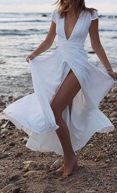 Elegante Casual, Short Sleeve Maxi Dresses, Shower Dresses, Custom Wedding Dress, Cooler Look, White Dress Summer, White Maxi, Maxi Wrap Dress, Flowy Dress