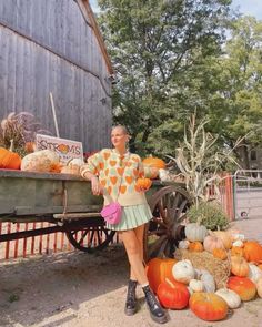 pumpkin patch outfit ideas Dark Washed Jeans Outfit, Wash Jeans Outfit, Sweater Skirt Outfit, Suede Jacket Outfit