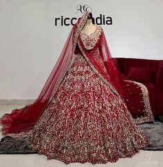 Wedding Core, Indian Wedding Reception Outfits, Bridal Anarkali, Wedding Reception Outfit, Reception Outfits, Bridal Lehenga Designs, Latest Bridal Lehenga, Bridal Makeup Images, Makeup Images