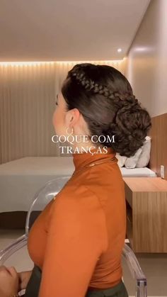 South American Hairstyles, Easy Updo Natural Hair, Wedding Guest Hairstyles Updo Curly Hair, Short Curly Wedding Guest Hairstyles, Elegant Hairstyles For Short Curly Hair, Dorit Hairstyles, Curly Hair Updo For Work, Short Curly Prom Hairstyles, Curly Hairstyles Videos Tutorials