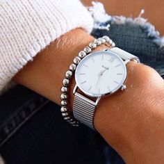 Naní gaf haar horloge weg waar ze spijt van had Trendy Watches, Stylish Watches, Cluse Watch, Beautiful Watches, Watches Jewelry, Cool Watches, Silver Watch, Quartz Watch, Ring Verlobung