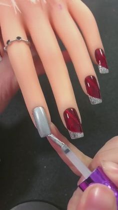 Red Nail Gel Design, Pretty Red Nails Design, Elegant Nails For Work, Nail Art On Red Nails, Red Inspired Nails, Red Nail Art Elegant, Red Trendy Nails, Nails Rojas Cortas, Bridal Nail Art Designs