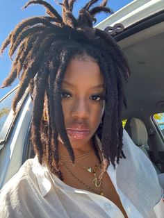 Locs Bangs, Short Locs Styles, Bangs Black Women, Green Dreads, Hair Muse, Locs Styles, Cute Dreads